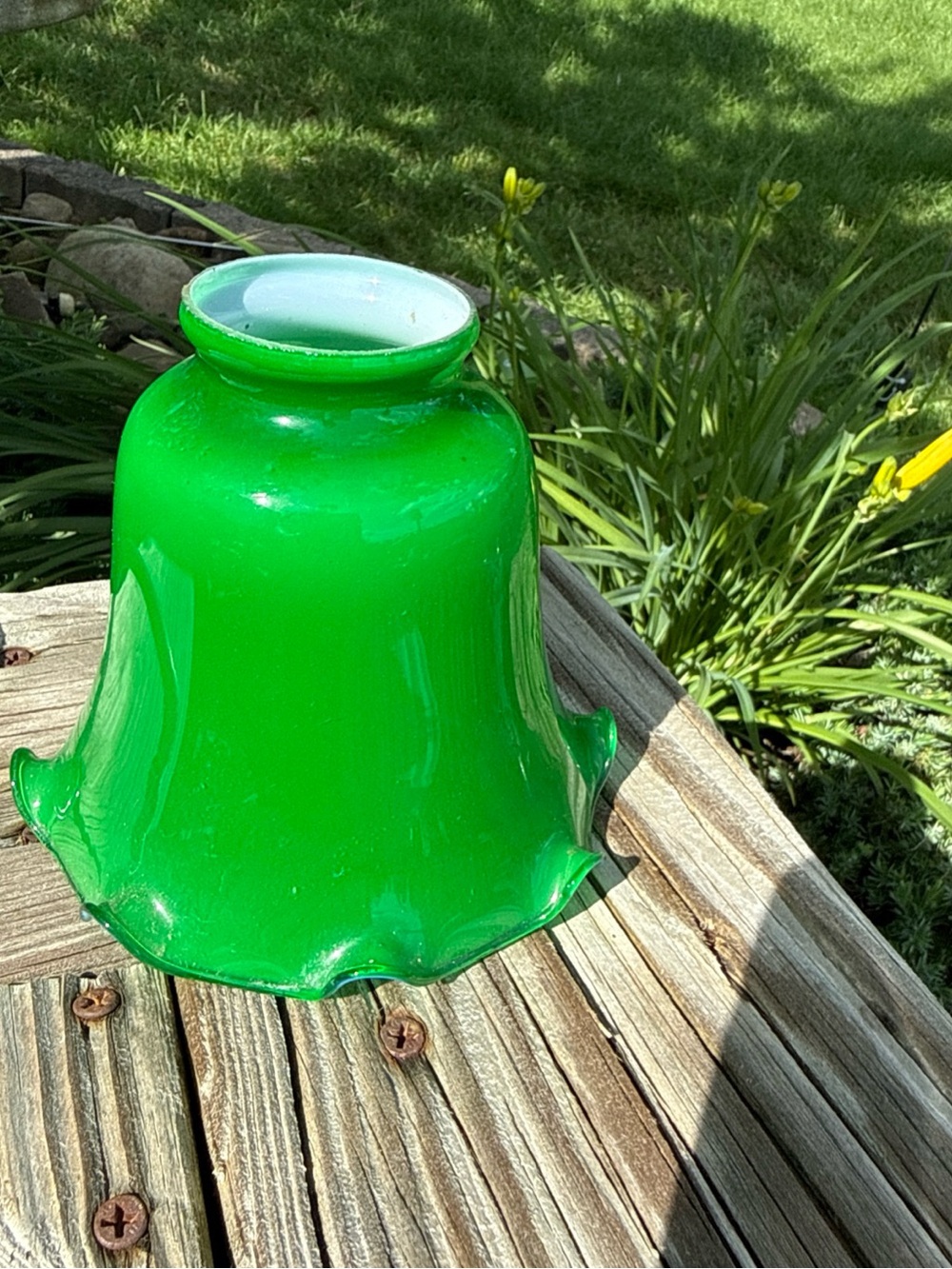 Bright Green Glass Lamp Shade vintage tulip style